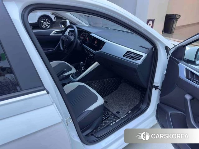 Volkswagen Polo id 4264558 из Китая 15