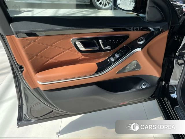 Mercedes-Benz Maybach S-class id 4297405 из Китая 19