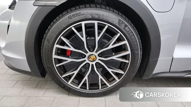 Porsche Taycan id 3438023 из Кореи 15