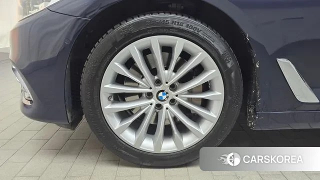 BMW 5 Series (G30) id 3540869 из Кореи 15