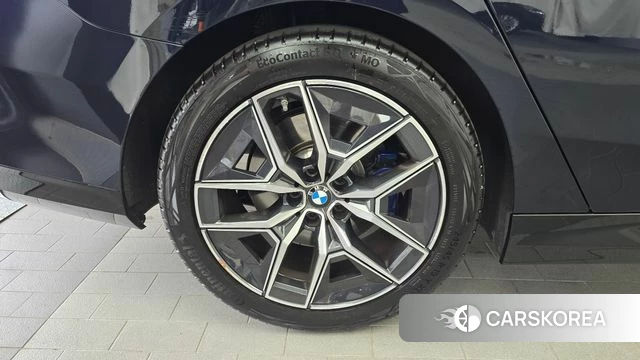 BMW 5 Series (G60) id 4480011 из Кореи 27