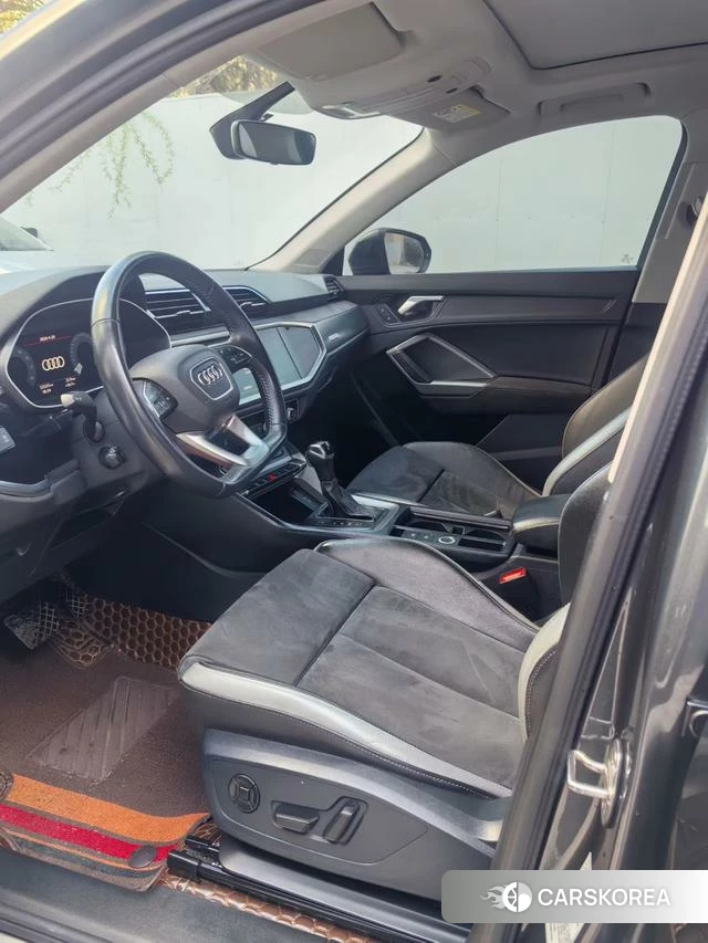 Audi Q3 2022 Темно-серый из Китая, фото 6