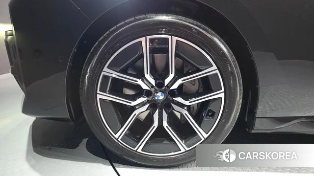 BMW 7 Series (G70) id 4280721 из Кореи 30