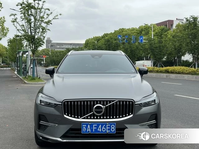 Volvo XC60 2021 Темно-серый из Китая, фото 6