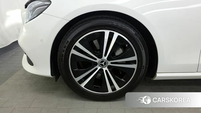 Mercedes-Benz E-Class W213 id 4187796 из Кореи 28