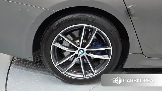 BMW 5 Series (G30) id 3225726 из Кореи 15