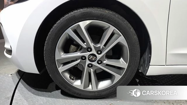 Hyundai Avante AD id 4397801 из Кореи 15