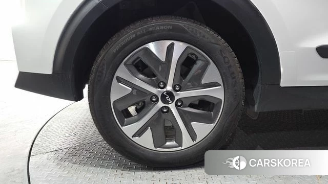 Kia Niro Plus id 4302647 из Кореи 28