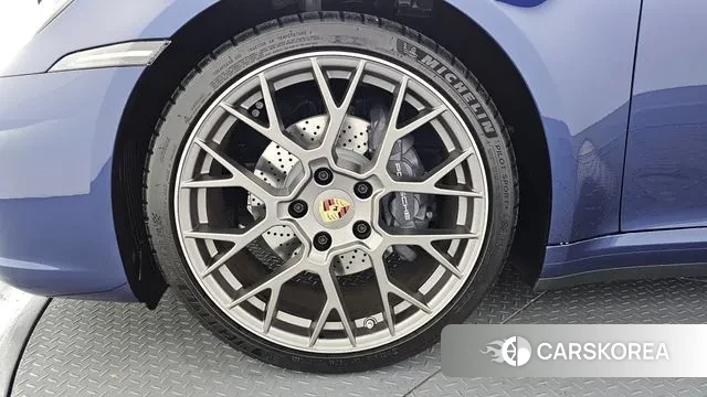 Porsche 911(992) id 3596335 из Кореи 15