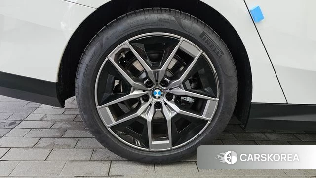 BMW 5 Series (G60) id 4548652 из Кореи 25