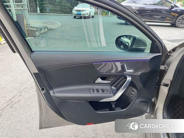 Mercedes-Benz Class A 2021 Серебристо-серый из Китая, фото 6