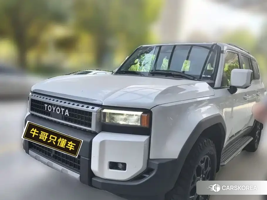 Toyota Land Cruiser 2024 Белый из Китая, фото 5