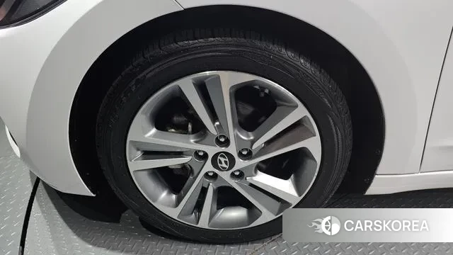 Hyundai Avante AD id 3024486 из Кореи 15