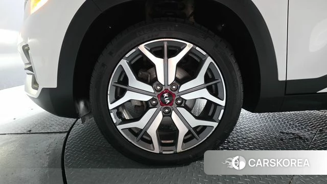 Kia Seltos id 4519093 из Кореи 37