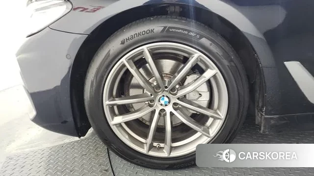 BMW 5 Series (G30) id 3736353 из Кореи 15