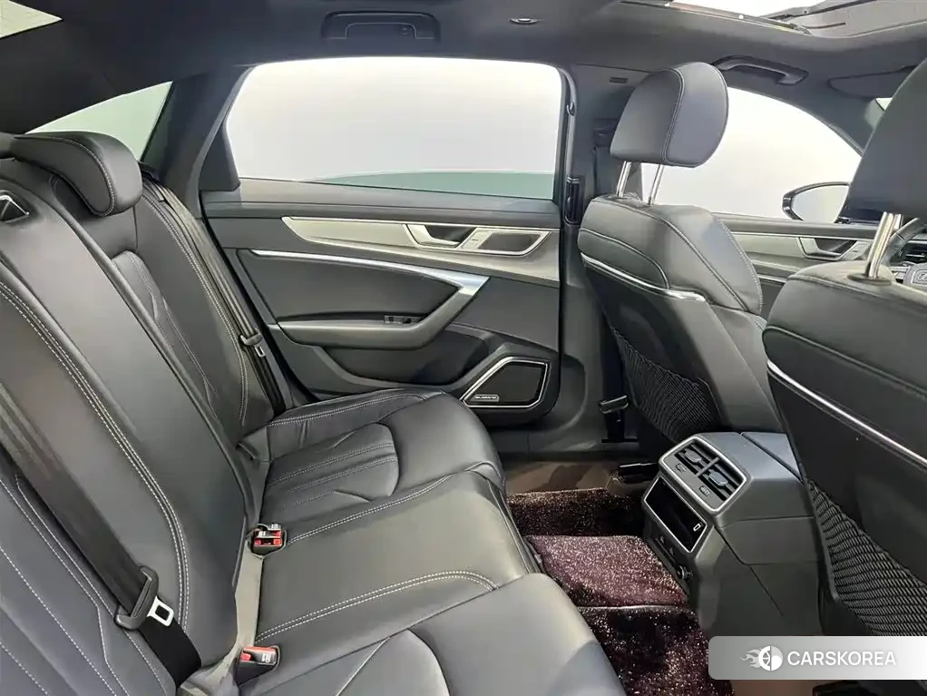 Audi A6L id 4577413 из Китая 15