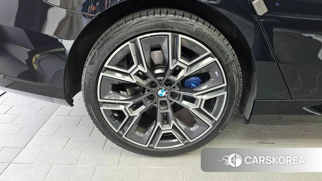 BMW 5 Series (G60) id 4649575 из Кореи 31