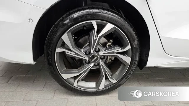 Audi A3 (8Y) id 3332770 из Кореи 15