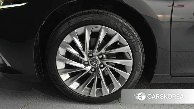 Lexus ES300h 7th generation id 4899352 из Кореи 15