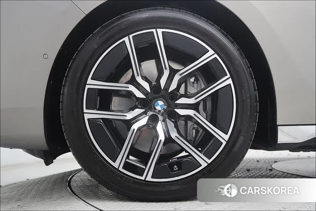 BMW 7 Series (G70) id 3544335 из Кореи 15