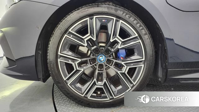 BMW 5 Series (G60) id 4527593 из Кореи 28