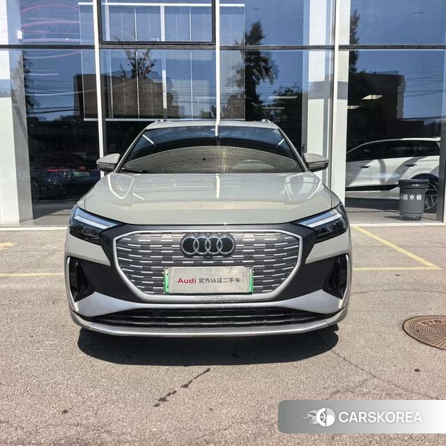 Audi Q4 e-tron 2023 Серебристо-серый из Китая, фото 5