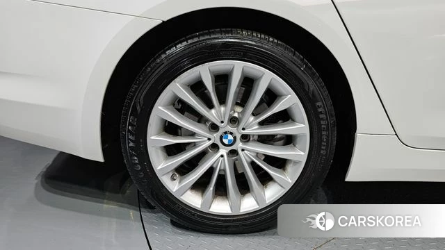 BMW 5 Series (G30) id 4245772 из Кореи 29