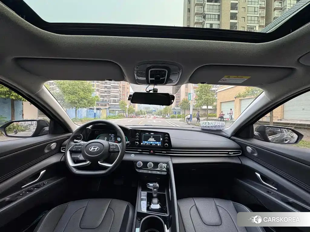 Hyundai Elantra 2026 Silver/gray из Китая, фото 5