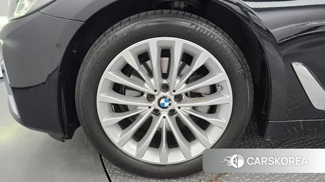 BMW 5 Series (G30) id 3011526 из Кореи 15