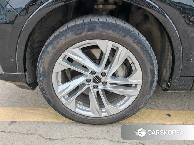Audi Q7 id 4359539 из Китая 9
