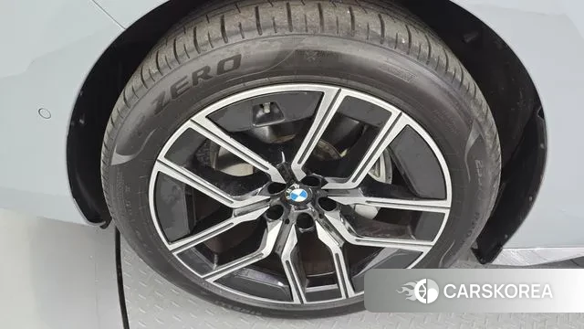 BMW 7 Series (G70) id 3011117 из Кореи 15