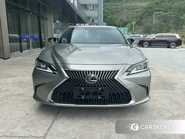 Lexus ES id 4335759 из Китая 7