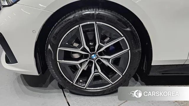 BMW 5 Series (G60) id 3689384 из Кореи 15