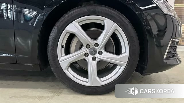 Audi A6L id 4207623 из Китая 13