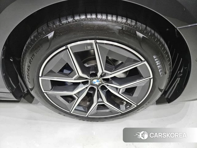 BMW 5 Series (G60) id 4743778 из Кореи 15