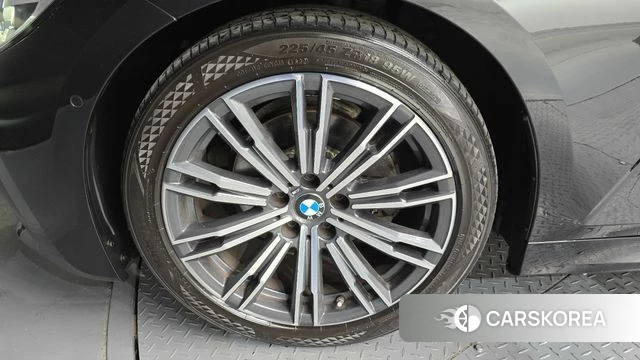 BMW 3 Series (G20) id 4180156 из Кореи 15