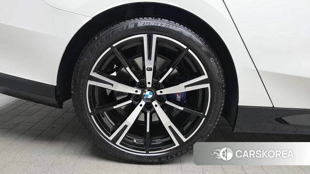 BMW 5 Series (G60) id 4349122 из Кореи 26