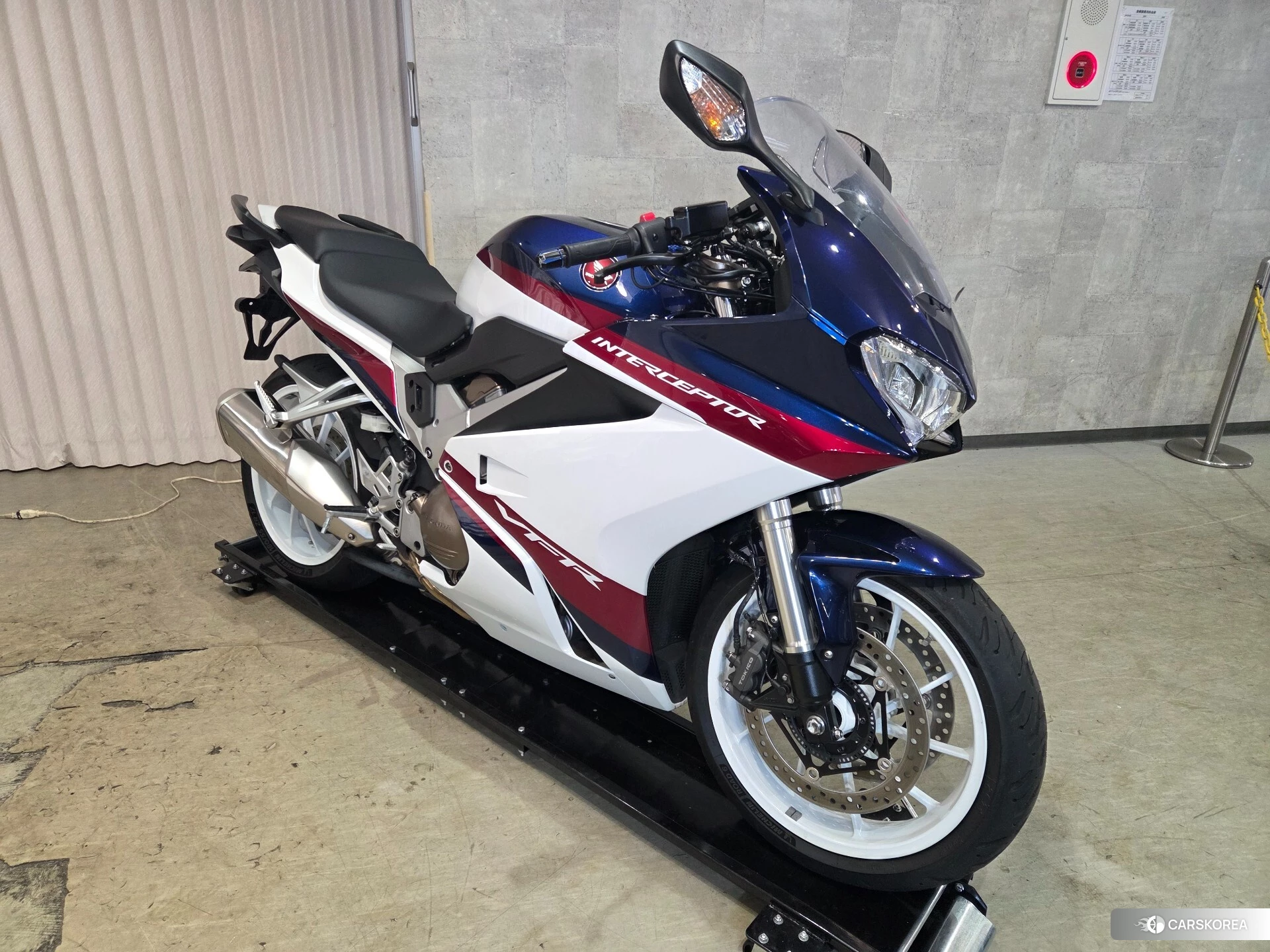 Проданный Honda VFR800F 2020 из Японии, фото 2
