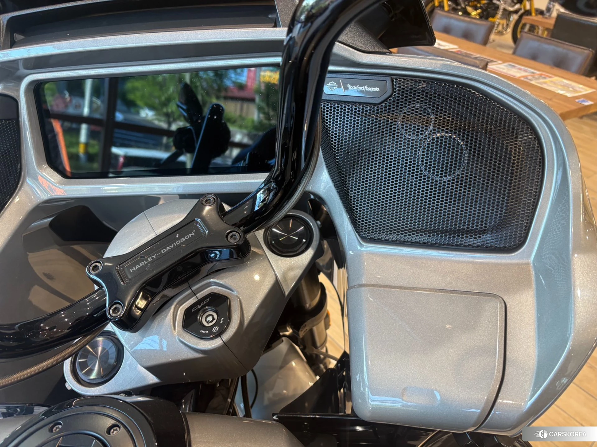 Проданный Harley-Davidson Road Glide FLTRXSE1800 CVO id 4379968 из Японии, фото 25
