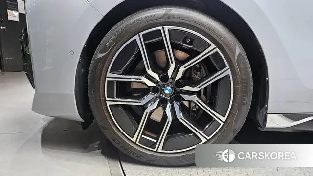 BMW 7 Series (G70) id 2974490 из Кореи 15