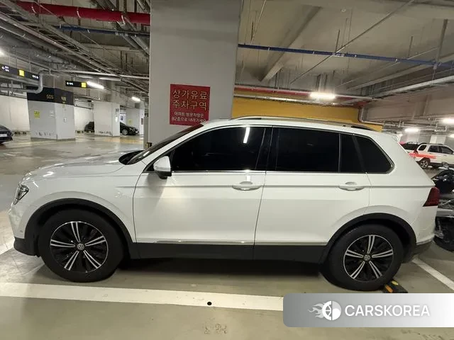 Volkswagen Tiguan second Generation 2019 Белый из Кореи, фото 5