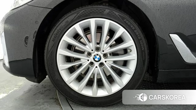 BMW 5 Series (G30) id 3806092 из Кореи 15
