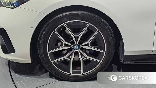 BMW 5 Series (G60) id 4635501 из Кореи 15