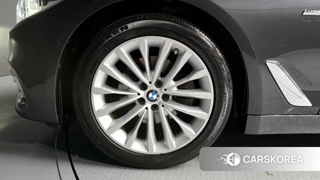 BMW 5 Series (G30) id 4385127 из Кореи 27
