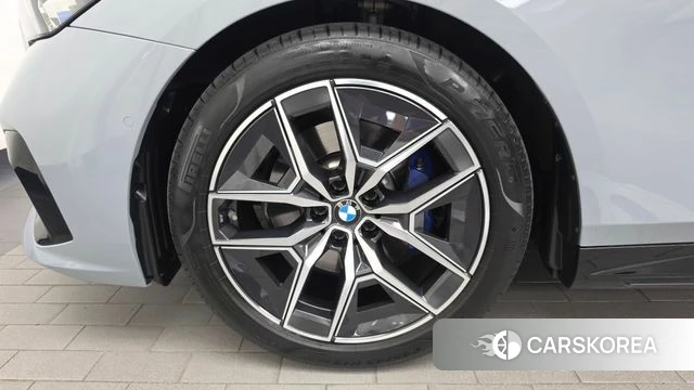 BMW 5 Series (G60) id 4792124 из Кореи 28
