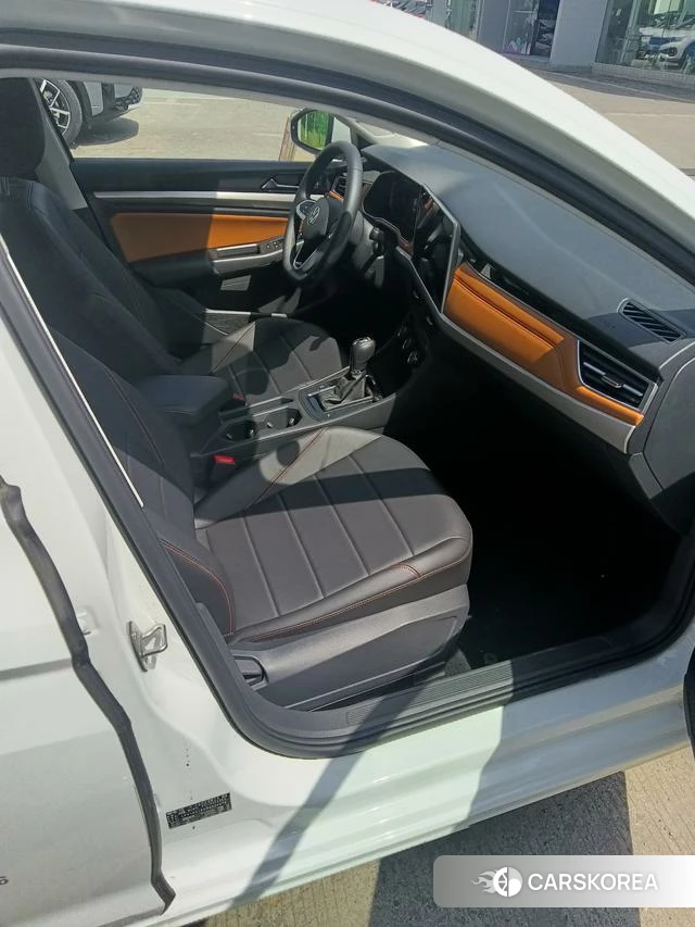 Volkswagen Bora 2024 Белый из Китая, фото 5