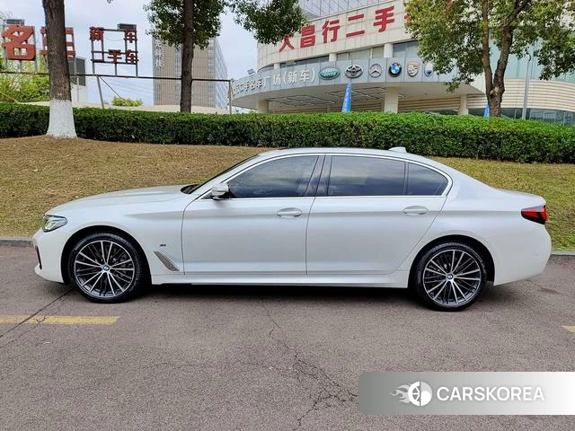 BMW 5 series 2023 Белый из Китая, фото 5