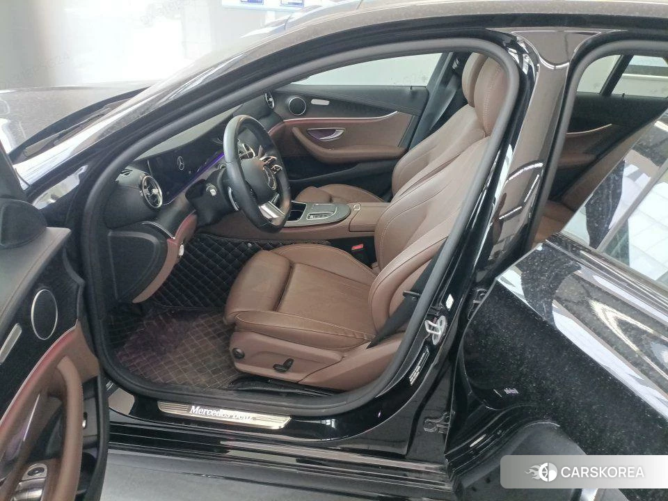 Mercedes-Benz E-class (imported) 2022 Черный из Китая, фото 5