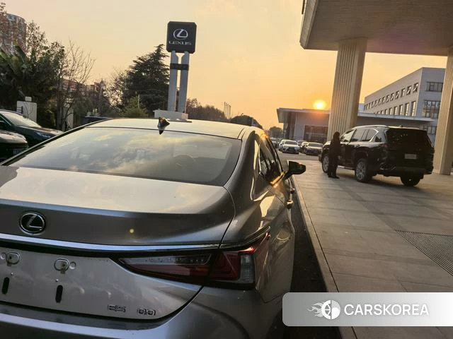 Lexus ES id 4262223 из Китая 12