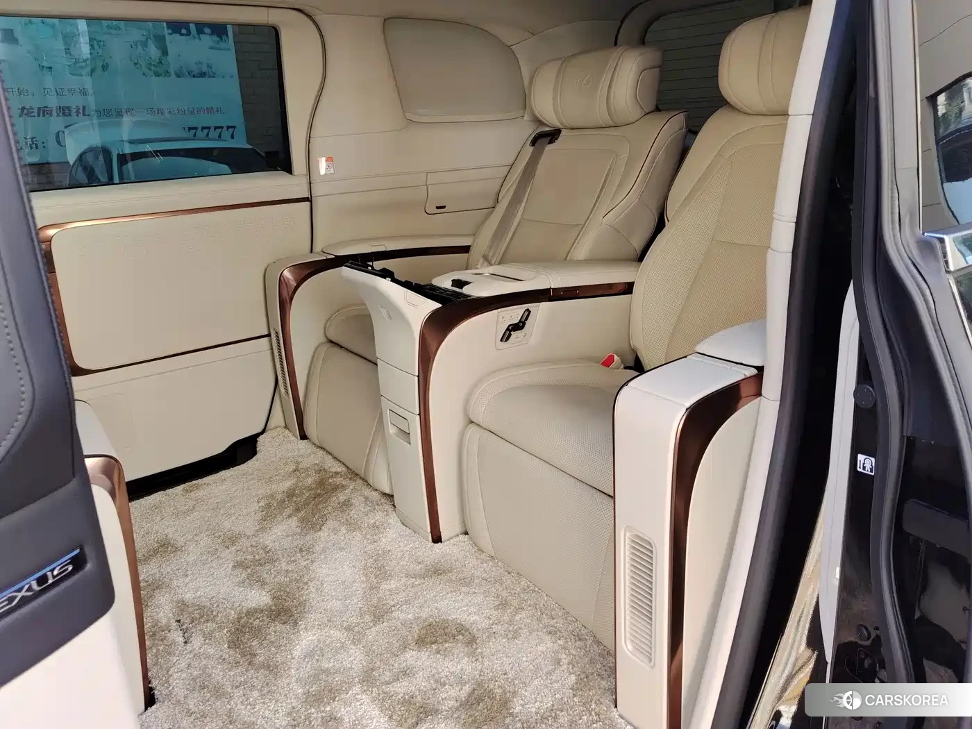 Lexus LM id 4599595 из Китая 14